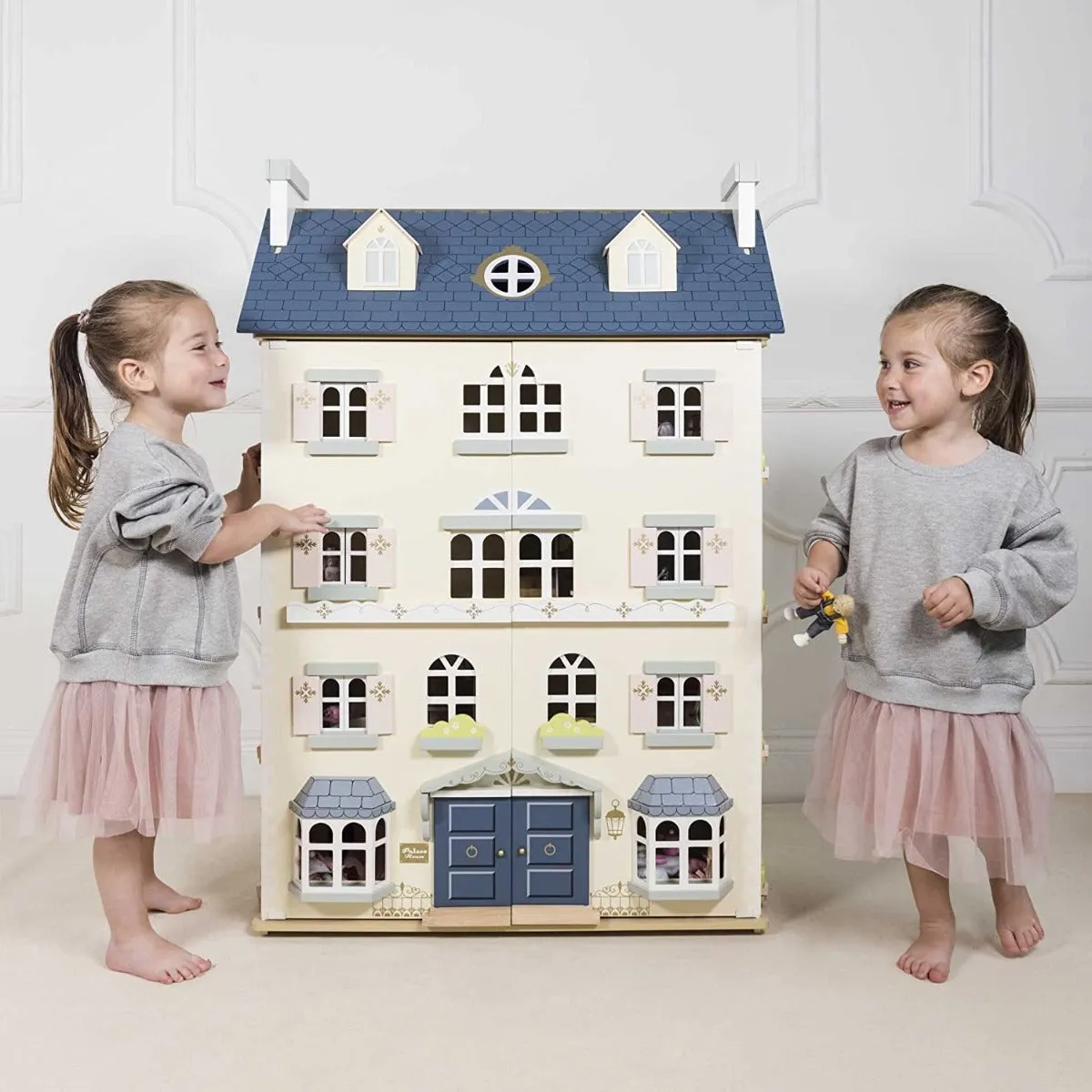 Le Toy Van 152 Palace Dollhouse Wise - Kids Toys